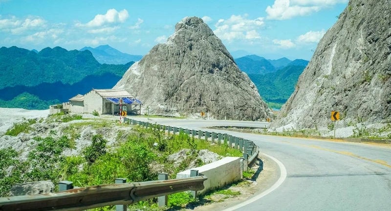 ảnh các điểm du lịch tại hòa bình đèo đá trắng