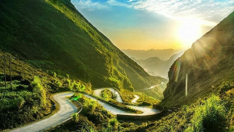 Ảnh các địa điểm du lịch tại mù cang chải Đèo Lũng Lô