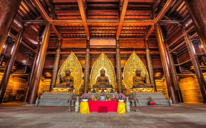 ảnh điểm tham quan tại khu du lịch tam chúc Điện Tam Thế