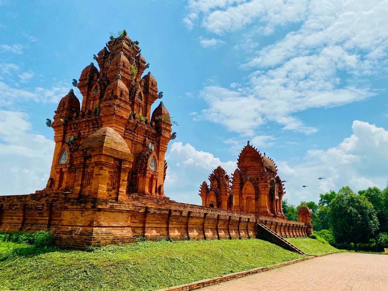 Ảnh điểm tham quan tại làng văn hóa du lịch các dân tộc Việt Nam Tháp Chăm