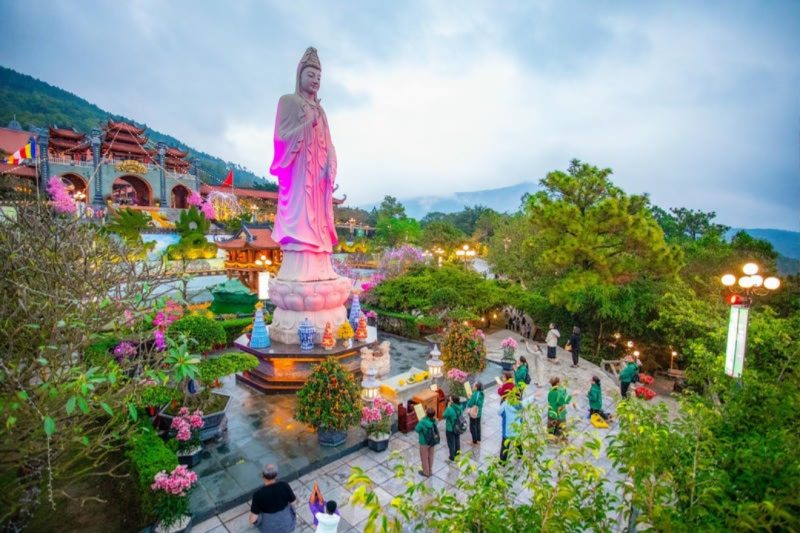 ảnh các điểm du lịch tại quảng ninh chùa ba vàng